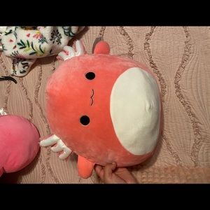 TONS OF SQUISHMALLOWS